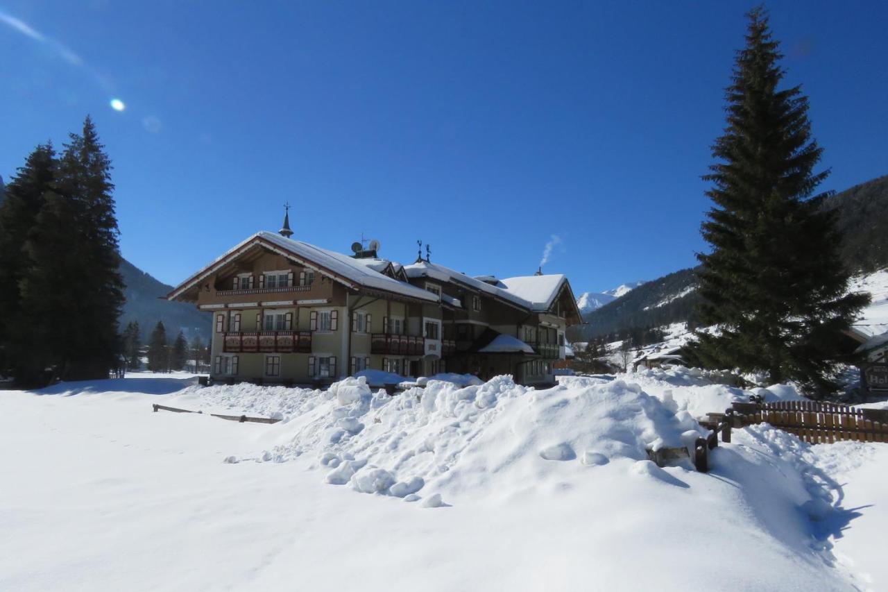 Residence Holiday Pozza di Fassa Exteriér fotografie